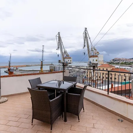 Ca Mea Sul Porto Di Oneglia * אימפריה